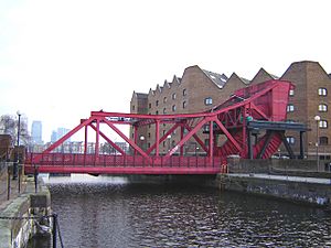 Shadwell basin bridge 1.jpg