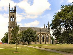 St Peter's Church, Ashton-under-Lyne (2).jpg