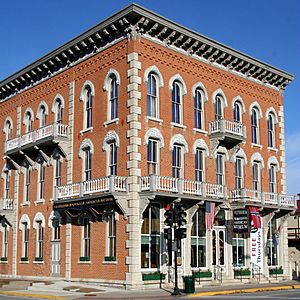 VesterheimMainBldg.JPG