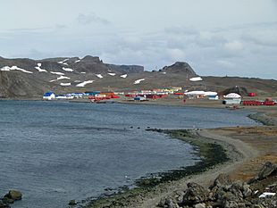 Villa-Las-Estrellas-Antarctica