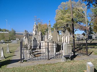 Wooldridge Monuments front.JPG