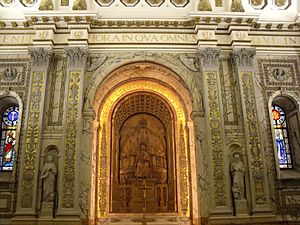 Chapelle funéraire des évêques - Mur est