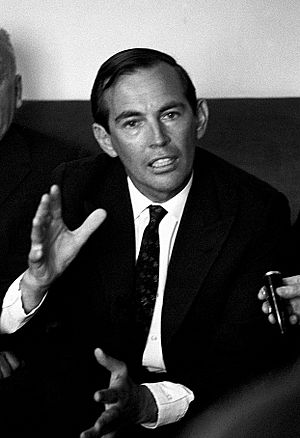 Christiaan Barnard 1969.jpg