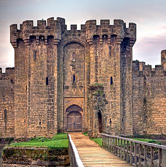 File-Bodiam Castle gatehouse