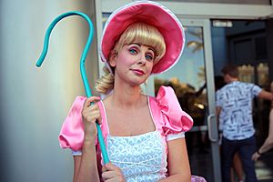 Little Bo Peep cosplayer (33483660770)