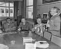 Sir Kotalawala, Minister van Verkeer (Ceylon) op Schiphol, Bestanddeelnr 904-7544