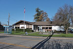 Stanwood Library (23161738740)