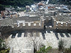 Banyeres. Castell. Plaça d'armes 2