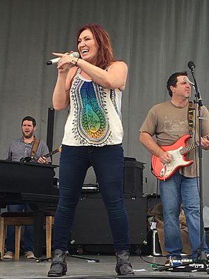 Jo-dee-messina-2016.jpg