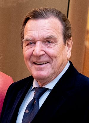 Karin Kneissl und Gerhard Schröder (cropped).jpg