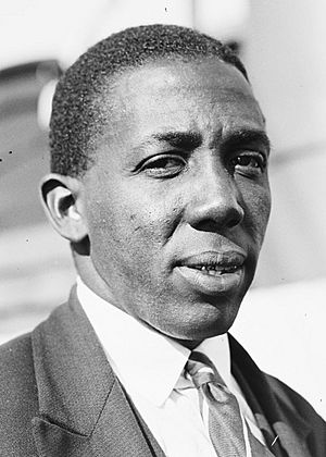 Learie Constantine 1930 03.jpg