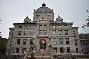 Old Fayette County Courthouse (1)