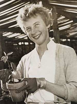 Betty Cuthbert, c. 1950s, by Ted Hood.jpg