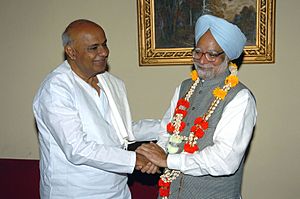 Deve Gowda and Manmohan Singh