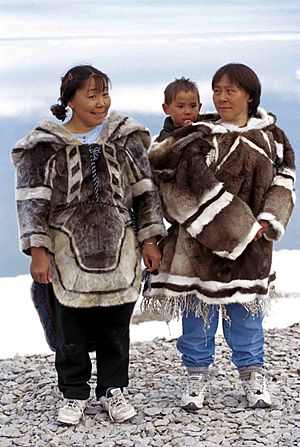 Iglulik Clothing 1999-07-18