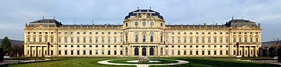 Würzburger Residenz, Gartenfront