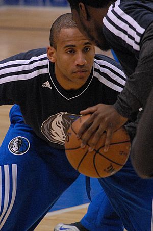 Dahntay Jones (cropped).jpg