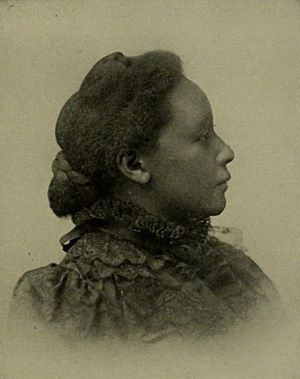 Josephine Silone Yates, c1902 (cropped).jpg