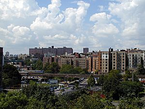 Featherbed Lane, seen from Grand Concourse