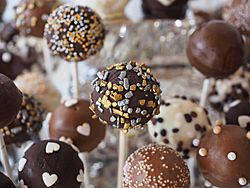 Chocolate cake pops.jpg