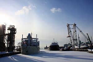 Frozen Toronto harbour (4675522485)