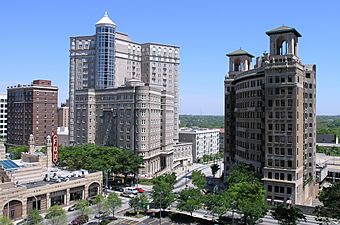 Hotels around Fabulous Fox Theater.JPG