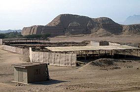 Huaca Sol lou.jpg