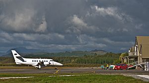 Jetstream 32 ZK-ECR, Hokitika, West Coast, New Zealand, 24 April 2008 - Flickr - PhillipC.jpg