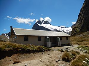 Milford Track Mackinnon Pass Shelter