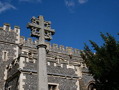 War Memorial outside Croydon Minster (South Face - 03)