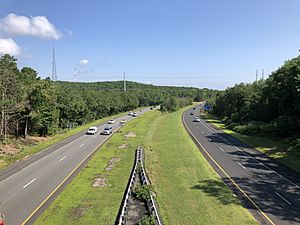 2021-07-30 10 03 13 View north along New Jersey State Route 18 from the overpass for Monmouth County Route 17 (West Bangs Avenue) in Neptune Township, Monmouth County, New Jersey