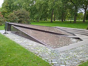 Canada Memorial, Green Park.jpg