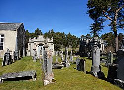 Duthil Old Parish Church and Churchyard 18