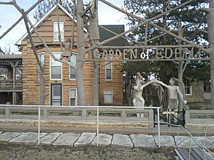 Garden of Eden, Lucas, Kansas 20160305