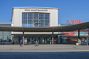 Graz Aufnahmsgebäude Hauptbahnhof-4380