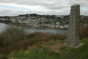 The Sir Arthur T. Quiller-Couch Monument - geograph.org.uk - 1232879