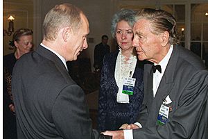 Vladimir Putin 11 October 2001-2.jpg