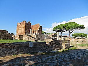 Area archeologica di Ostia Antica - panoramio (52)