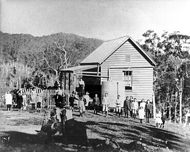 Armstrong Creek School (1900-1919).jpg