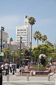 Clock-Tower-Santa-Monica-esterna