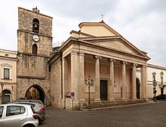 Duomo di isernia, esterno 01