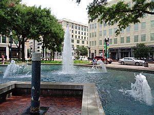 Fountain, Hemming Park