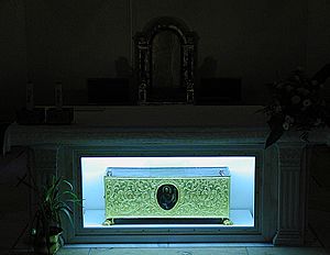 Ortona -Reliquary chest of Saint Thomas- 2006 by-RaBoe 02