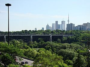 Prince Edward Viaduct (4672897942)