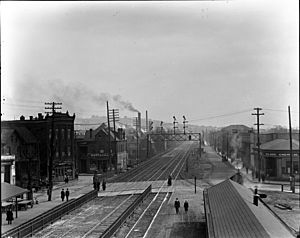 Rebecca Ave Crossing, 1913 (26961970641) (2)