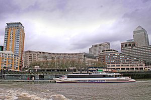 Canary Wharf Pier 2.jpg