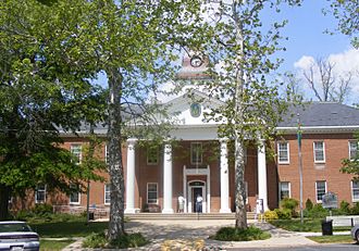 Caroline County Courthouse.jpg