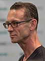 Chuck Palahniuk (21955) (cropped)