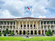 Gedung Pusat (Rektorat) UGM