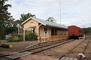 Gin Gin Railway Station (2009).jpg